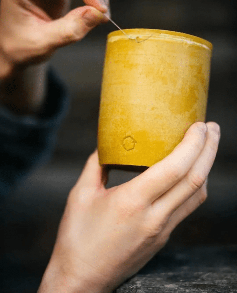 Eco-friendly packaging design - bee loop honeypot 1