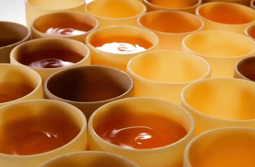 Eco-friendly packaging design - bee loop honeypot 2